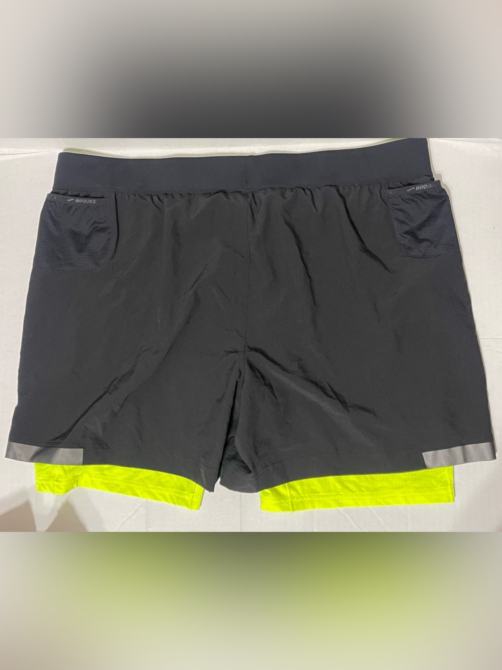 Brooks Carbonite 5 inch 2-in-1 Shorts - Men’s XL - Black/Nightlife - EUC